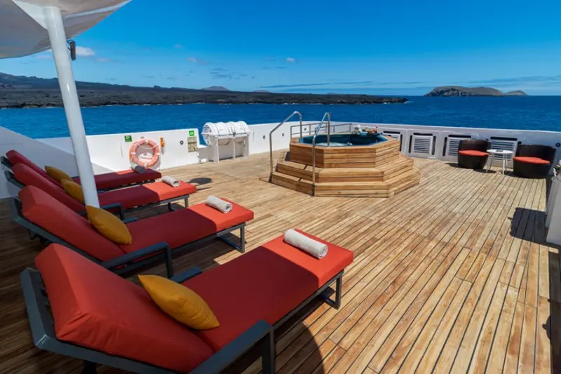 Galapagos Encounter: Southern Islands (Grand Queen Beatriz)